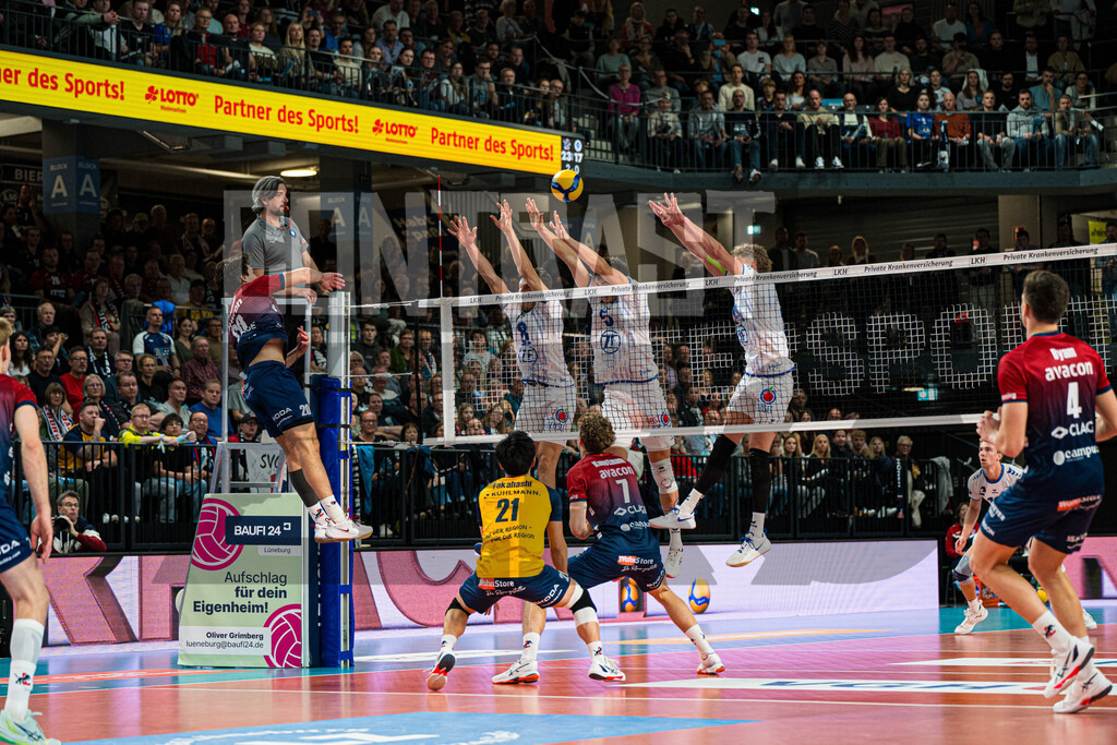 Volleyball I Herren I Saison 2025/2026 I Bundesliga I 5. Spieltag I SVG Lüneburg - VfB Friedrichshafen | CONTRAST ZERØ MEDIA - Realisiert mit Pictrs.com
