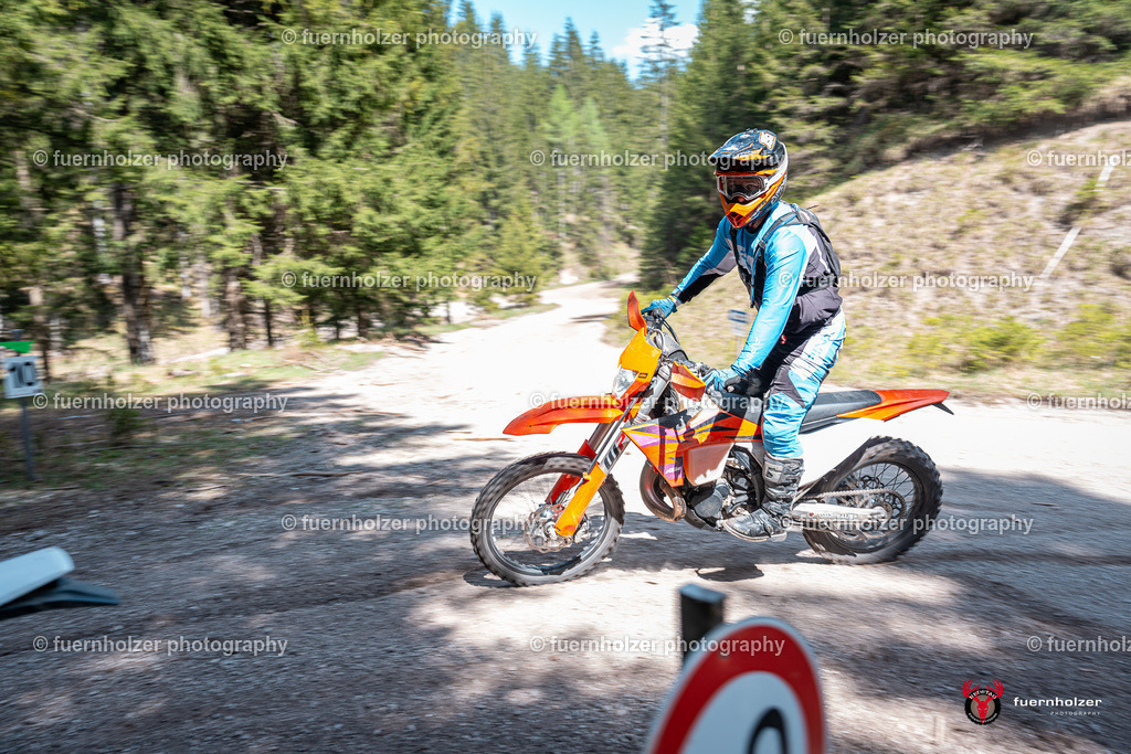 fuernholzer_250501-C1-505 | Fotografische Impressionen von der Red Stag Enduro Extreme by fuernholzer-photography.com. Endurosport in Österreich fotografisch festgehalten von fuernholzer. Auftragsfotografie für Private, Gewerbefotos und Industriefotografie. Eventfotografie, Sportfotografie und Motorsportfotografie. Anbieter von Fotoworkshops, Fototraining, fotografischen Vorträgen und Fotoseminaren.