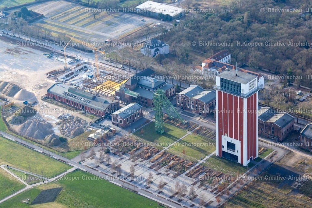 Luftbild Kamp-Lintfort-8370 | Luftbildfotografie Baustelle zum Neubau eines Seniorenzentrums " Belia " an der Straße Friedrich-Heinrich-Allee im Ortsteil Niersenbruch in Kamp-Lintfort - Realisiert mit Pictrs.com