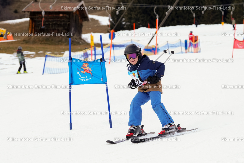 SRF_02.01.2026_0779 | Skirennfotos,Serfaus,Fiss,Ladis,Kinderskirennen,Winter,Tirol,Oberland,skirace,SFL,feelfree,weil wir's genießen,ski,Ski,skifahren,Sonnenplateau, - Realisiert mit Pictrs.com