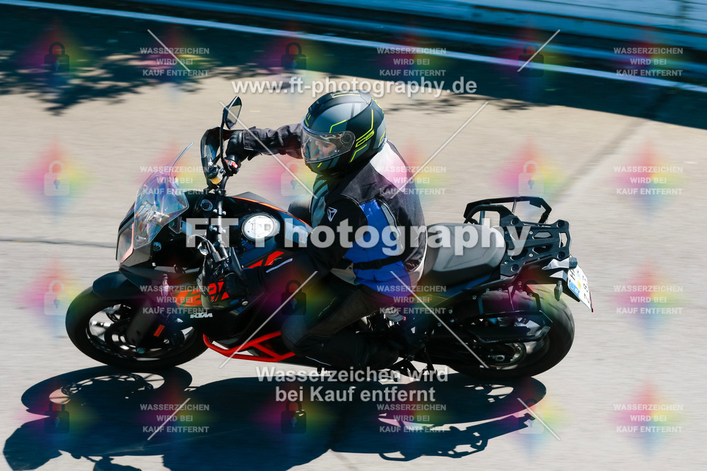 Moto-TeamOBK-21948 | Hier findet Ihr Bilder von Touristenfahrten auf der Nürburgring Nordschleife oder von anderen Veranstaltungen die ich besucht habe. Viel Spass beim Durch Schauen 