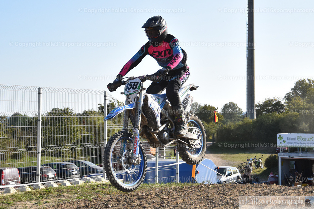 DSC_0592 | Sportfotografie , Motorsport, Motoross, Reitsport, Mointainbike, Enduro,
Landschaft , Outdoor, Eventfotografie, Landschaft, Bilder online bestellen - Realisiert mit Pictrs.com