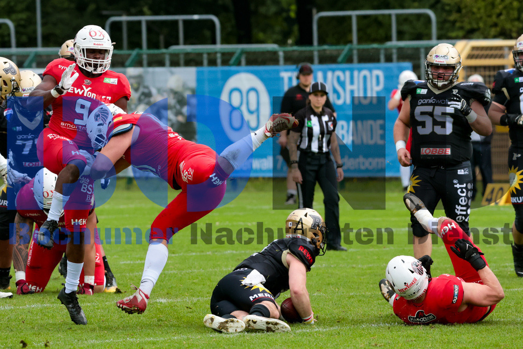 GFL: Paderborn Dolphins vs. New Yorker Lions{date} -  | {headline}(Foto: Sebastian Sendlak / BOND) - Realisiert mit Pictrs.com