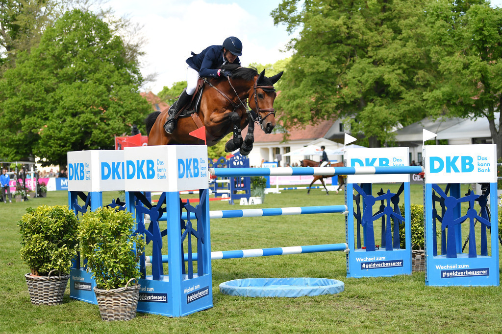 Naeve_09_025 | Der professionelle Turnierfotograf ✓ Reitsport Bilder ▷ Shop ✚ günstig & schnell ✚ mit Zugang für Redakteure