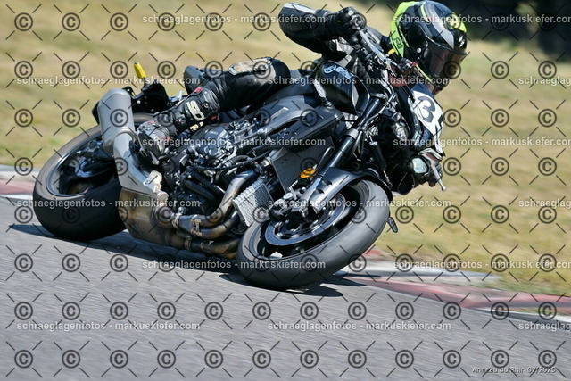 25bt04-1000 | markuskiefer.com - Realisiert mit Pictrs.com