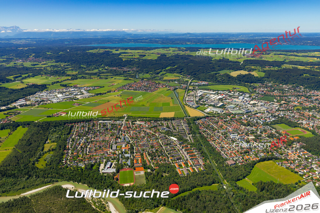 Die Luftaufnahme Waldram - Wolfratshausen wurde 2022 vom Flugzeug aus (keine Drohne) erstellt. Hohe Auflösung -für große Poster und Wandbilder geeignet - Garantiert!