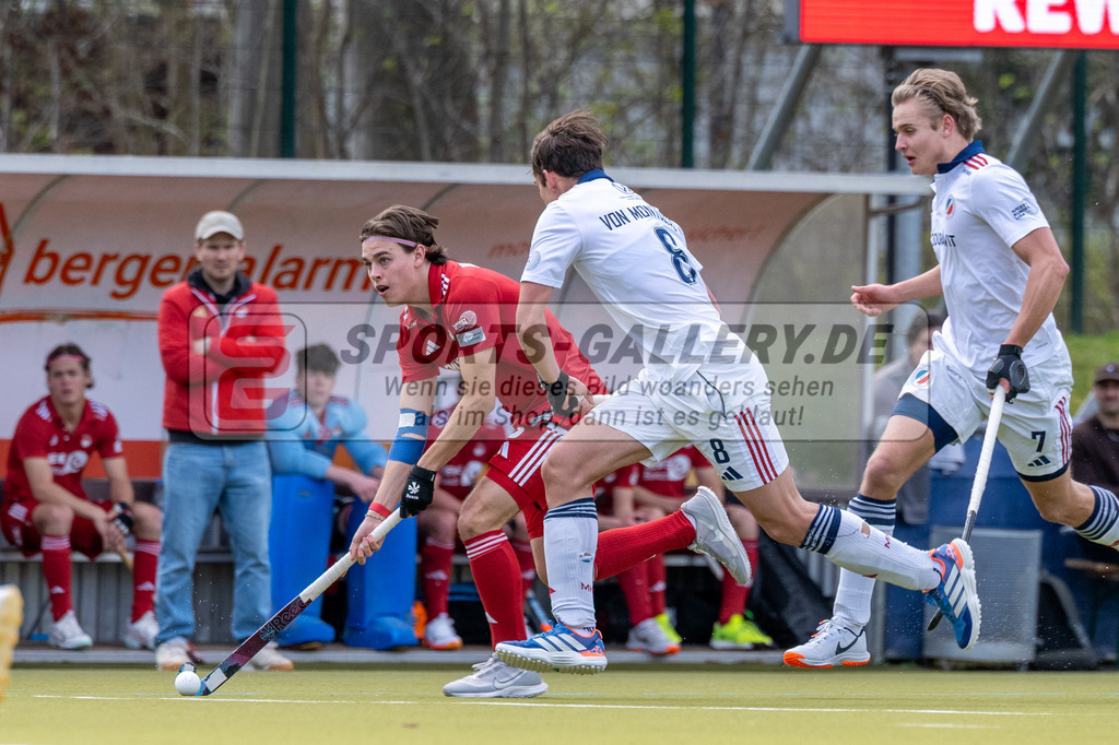 SFE_20260321_0061 | Köln, Deutschland, 21.03.26: Feldhockey 1. Bundesliga Herren zwischen Rot-Weiss Köln - Mannheimer HC im REWE Sportpark am 21.03.2026 in Köln, Deutschland. (Foto von Stephan Fehrmann)Köln, Germany, 21.03.26: Feldhockey 1. Bundesliga Herren between Rot-Weiss Köln - Mannheimer HC in REWE Sportpark at 21.03.2026 in Köln, Deutschland. (Foto from Stephan Fehrmann)
