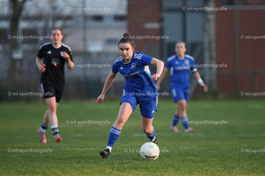 Fußball I Frauen I Saison 2025/2026 I Oberliga Schleswig-Holstein I 14. Spieltag I Merkur Hademarschen - SSC Hagen Ahrensburg | ml-sportfotografie - Realisiert mit Pictrs.com