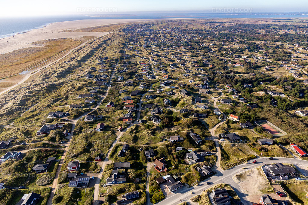 Aerial view: Cozy holiday homes in Rindby Strand in Fanø in the state South Denmark, Denmark.Photo: IMG_118723.jpg taken on 09/21/2019 by Werner Riehm/FLY-FOTO.comResolution of the original: 5310 x 3540 px