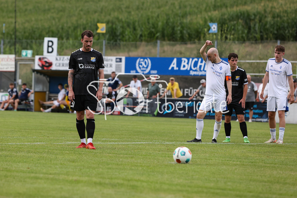 FC Pipinsried - FC Deisenhofen | Nico KARGER (FCP #30) beim Elfmeter