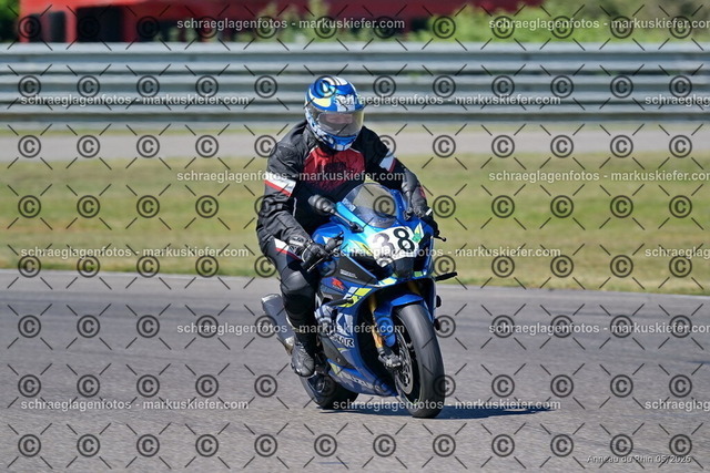 26BT01-0539 | 038 - Realisiert mit Pictrs.com