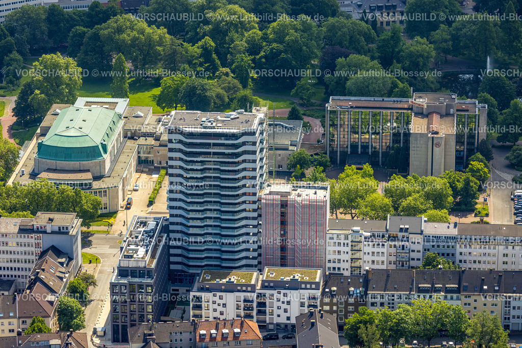 Essen220502237 | Luftbild, Baustelle Wohnturm Neubau Seniorenwohnungen an der Huyssenallee, Philharmonie Essen, Sheraton Essen Hotel, Südviertel, Essen, Ruhrgebiet, Nordrhein-Westfalen, Deutschland