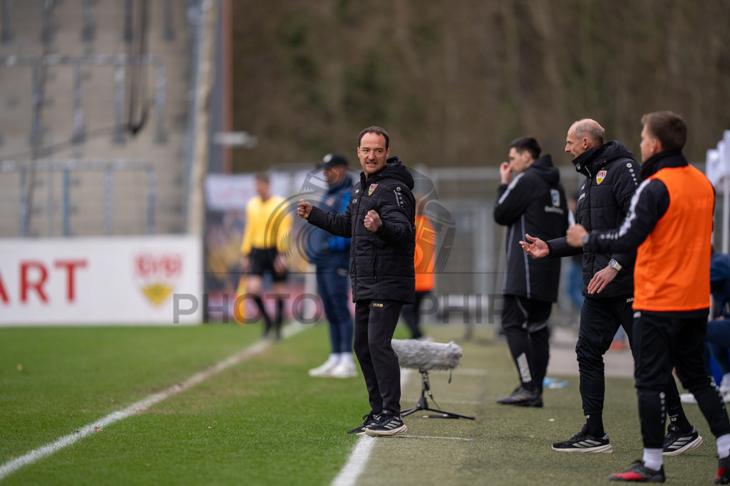 VfB Stuttgart II vs. TSG Hoffenheim II, Fussball, 3. Liga, 26. Spieltag, 15.03.2026 | Nico Willig (Trainer VfB Stuttgart II),VfB Stuttgart II vs. TSG Hoffenheim II, Fussball, 3. Liga, 26. Spieltag, 15.03.2026Foto: photosbyphips/Philip Ziegler