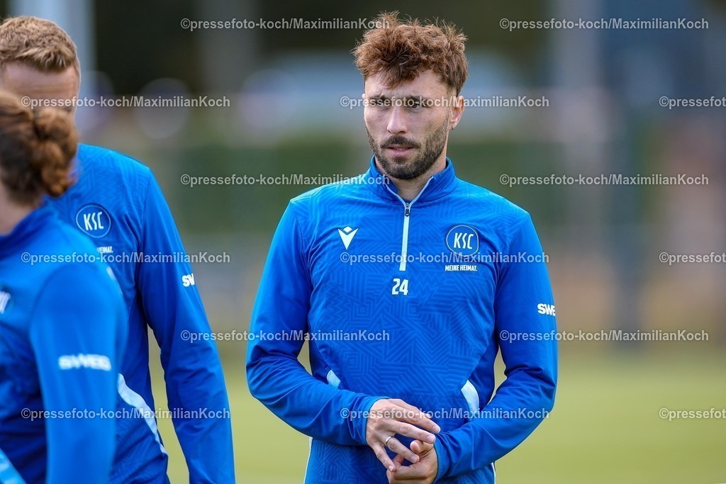KSC02092501028 | 02.09.2025, Fußball, Training Karlsruher SC, 2. Fußball Bundesliga, Trainingsplatz am BBBank Wildpark Stadion Karlsruhe, Saison 2025 2026: Fabian Schleusener (KSC #24)