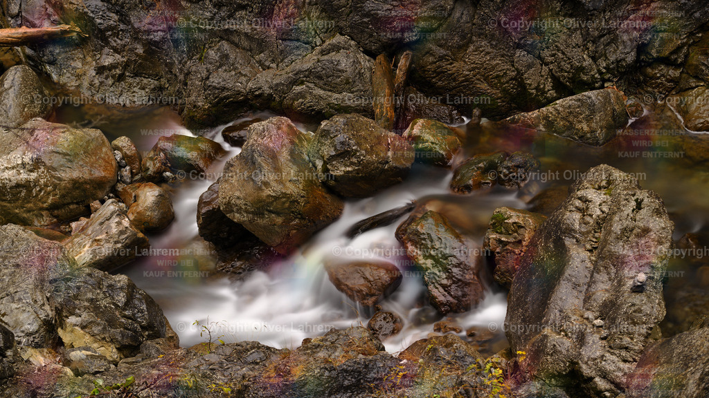 Vogelperspektive eines Wildbaches | Eine Vogelperspektive des Baches unterhalb der kuhflucht Wasserfälle.