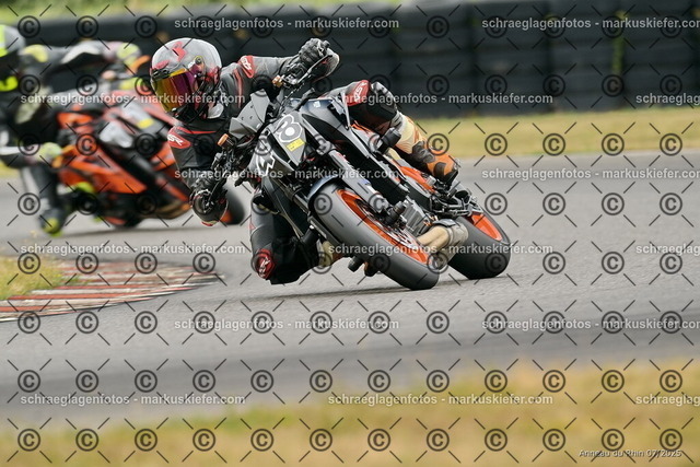 25bt05-1521 | markuskiefer.com - Realisiert mit Pictrs.com