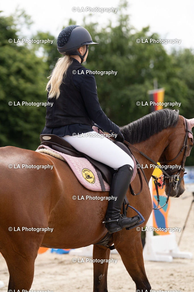 DSC05385 | Entdecke einzigartige Turnierfotos und persönliche Pferde- und Hundeportraits bei LA Photography. Für jeden Reiter und Pferd das perfekte Bild! Stöbere jetzt! - Realisiert mit Pictrs.com