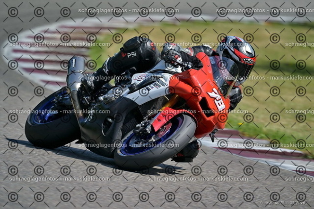 26BT02-1241 | markuskiefer.com - Realisiert mit Pictrs.com