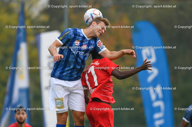 AUT, 2.Liga, FC Blau Weiss Linz vs FC Liefering | 29.10.2022, Hofmann Arena Linz, AUT, 2.Liga, FC Blau Weiss Linz vs FC Liefering, im Bild Manuel Maranda (Blau Weiss Linz) vs Karim Konate (Liefering)


// Admiral 2. Liga Match between FC Blau Weiss Linz and FC Liefering in Linz, Austria on 2022/10/29
