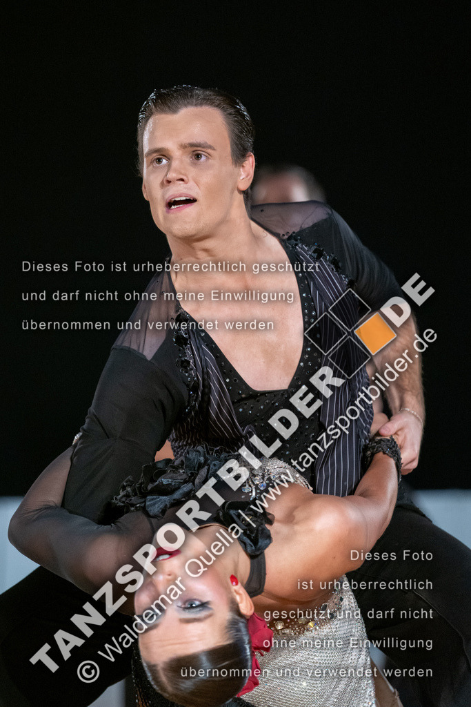 20250503-11601 | Hier finden Sie Tanz Bilder vom Latein und Standard Formationen tanzen. Sportbilder vom Tanzsport. Schöne Fotos und von Weltmeisterschaft, Europameisterschaft, Bundesliga, Regionalliga, Oberliga und Landesliga sowie von GOC Stuttgart, DanceComp, WM Bremen