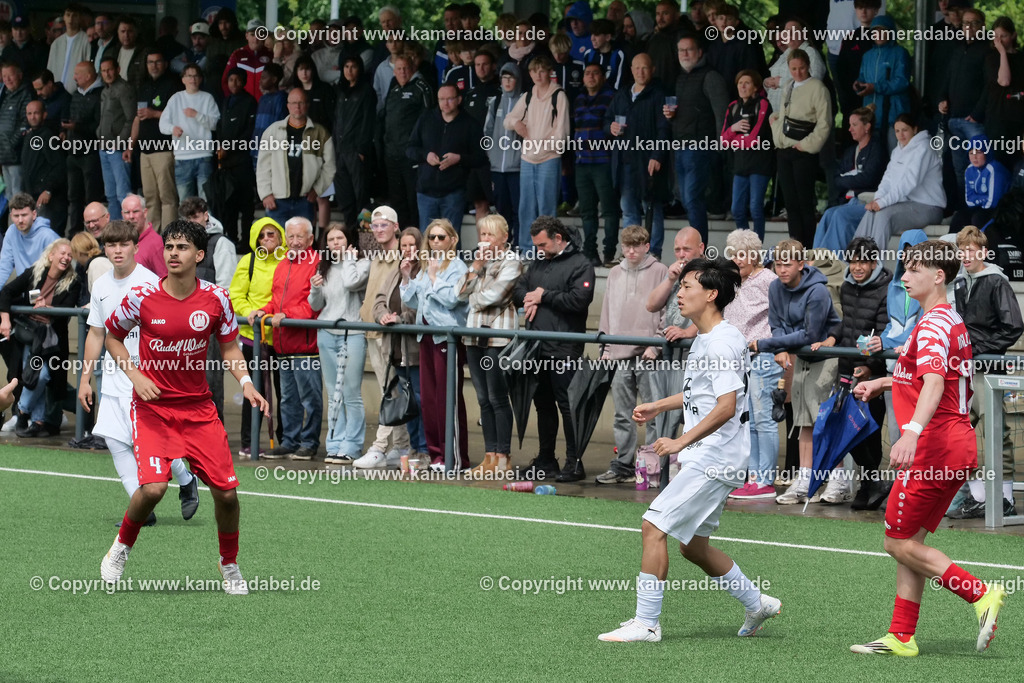 Fußball : C-Junioren : Aufstieg Regionalliga West : SUS 09 Dinslaken - Vfb 03 Hilden am 04.06.2026 in Dinslaken | Fußball : C-Junioren : Aufstieg Regionalliga West : SUS 09 Dinslaken (rotr Trikots)- Vfb 03 Hilden (weiße Trikots) am 04.06.2026 in Dinslaken - Realisiert mit Pictrs.com
