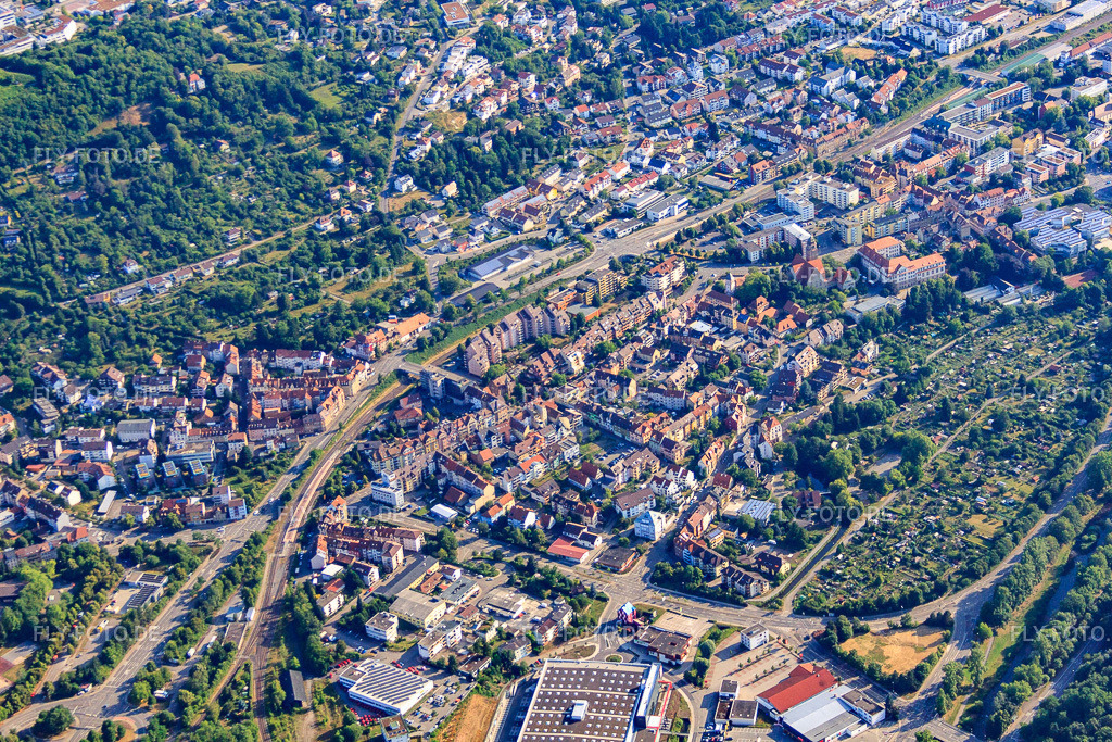 Habermehlstraße und Kleingartenanlage der Gemeinschaft der Gartenfreunde Brötzingen e. V | Luftbild: Habermehlstraße und Kleingartenanlage der Gemeinschaft der Gartenfreunde Brötzingen e. V im Ortsteil Brötzingen in Pforzheim im Bundesland Baden-Württemberg in Deutschland. Foto: IMG_69954.jpg vom 06.07.2014 durch Werner Riehm/FLY-FOTO.de - Realisiert mit Pictrs.com