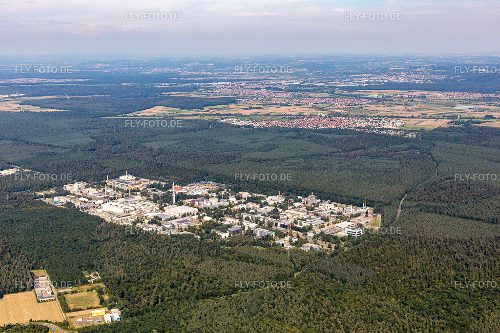 KIT-Campus Nord aus Südwesten | Luftbild: KIT-Campus Nord aus Südwesten im Ortsteil Leopoldshafen in Eggenstein-Leopoldshafen im Bundesland Baden-Württemberg in Deutschland. Foto: IMG_128010.jpg vom 12.08.2021 durch ©2025 Werner Riehm fly-foto.de/copyright - Realisiert mit Pictrs.com