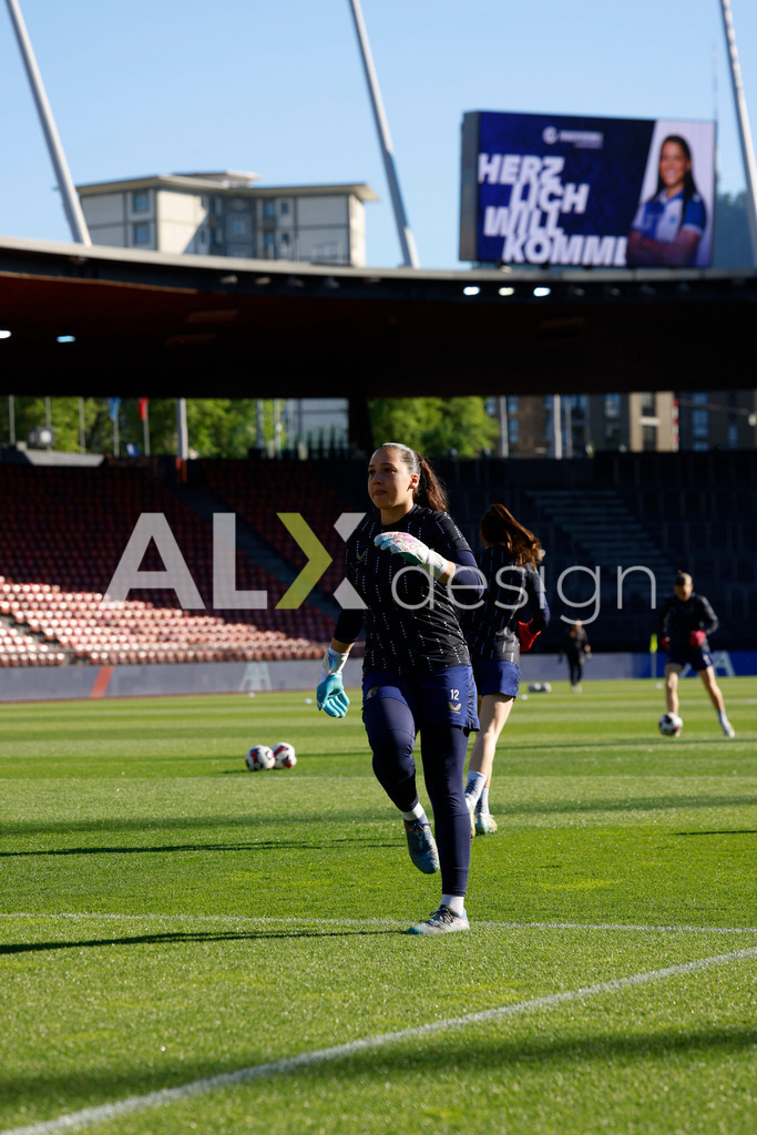 GC Zürich vs FC Zürich - AXA Women’s Super League Playoffs - Stadion Letzigrund | YASMINE AMMAR of FC Zürich before the AXA Women’s Super League Playoffs quarter-final second leg between GC Zürich and FC Zürich at Stadion Letzigrund, Zurich, Switzerland. - Realisiert mit Pictrs.com