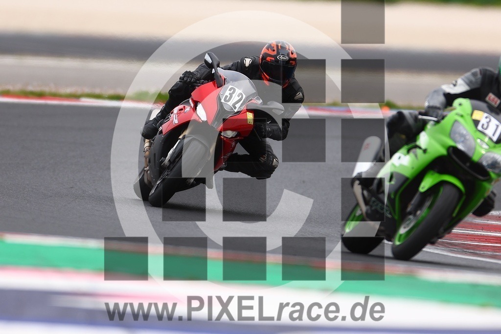 0032-20260331_02326 | Schöne Erinnerungen an spannende Momente - das festzuhalten ist unser Job. PIXELrace.de ist seit 2003 auf den Rennstrecken Europas unterwegs um die Action draußen beim Fahren und die wunderbare Stimmung imm Fahrerlager für euch einzufangen.