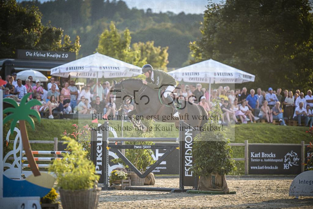 DOS_0338 | Entdecke hochwertige Reitturnierfotos von Foto Oger. Professionell, emotional und authentisch – jetzt Lieblingsmomente im Shop bestellen.Deutschlandweite Turnierfotografie. - Realisiert mit Pictrs.com