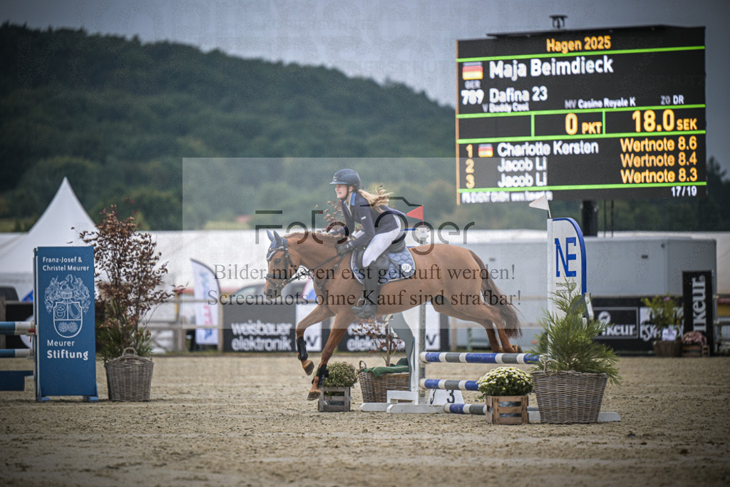 DOS_1127 | Entdecke hochwertige Reitturnierfotos von Foto Oger. Professionell, emotional und authentisch – jetzt Lieblingsmomente im Shop bestellen.Deutschlandweite Turnierfotografie. - Realisiert mit Pictrs.com