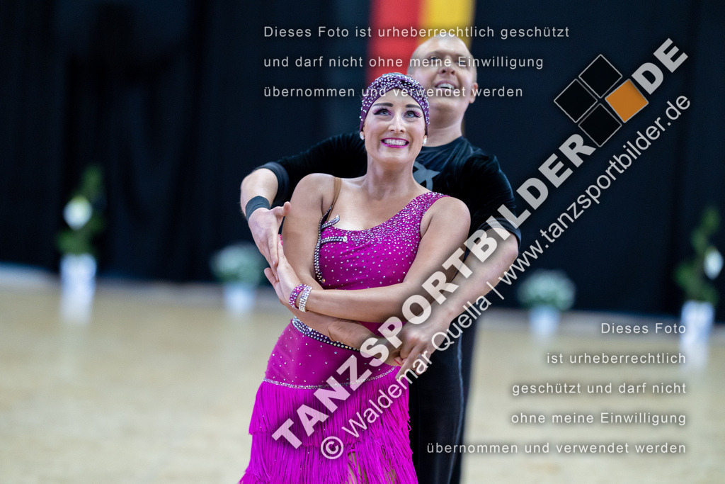 20230423-00119 | Hier finden Sie Tanz Bilder vom Latein und Standard Formationen tanzen. Sportbilder vom Tanzsport. Schöne Fotos und von Weltmeisterschaft, Europameisterschaft, Bundesliga, Regionalliga, Oberliga und Landesliga sowie von GOC Stuttgart, DanceComp, WM Bremen