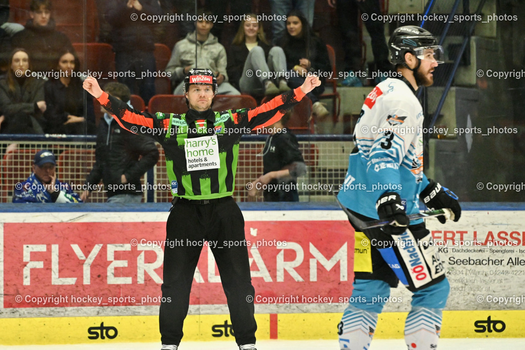 EC IDM WÄRMEPUMPEN VSV vs. Steinbach Black Wings Linz | HRONSKÝ TOMÁŠ Referee, #3 Greg Moro lack Wings Linz, EC IDM WÄRMEPUMPEN VSV vs. Steinbach Black Wings Linz, EC IDM WÄRMEPUMPEN VSV vs. Steinbach Black Wings Linz am 04.03.2026 in Villach (Stadthalle Villach), Austria, (Photo by Bernd Stefan)