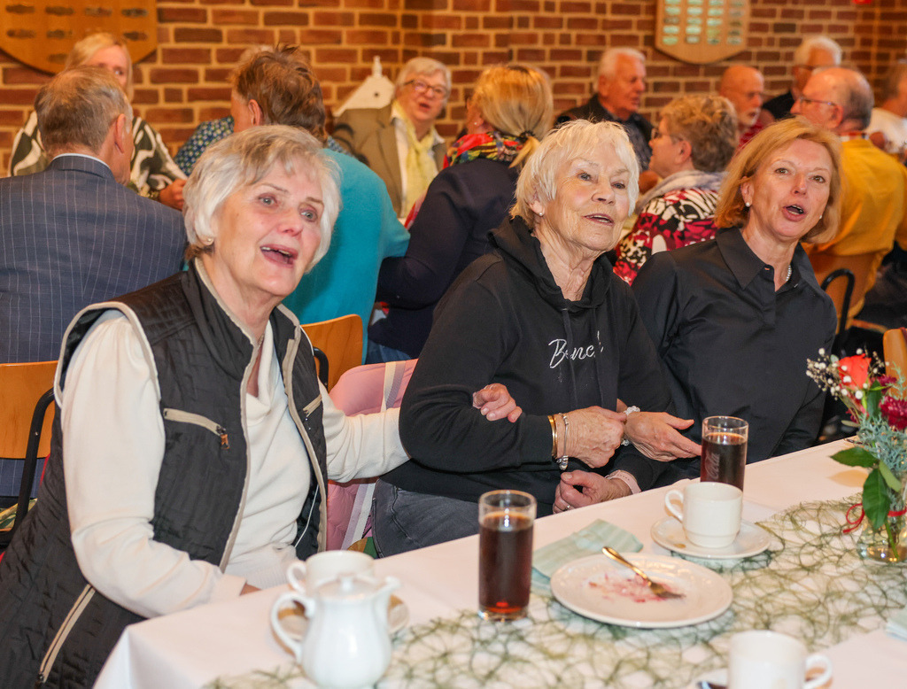 top-top.de-251112-048 | Foto, Video, Fotografie, Videografie, Fotobox, DJ, Discjockey, Musik, Musikbox, Veranstaltung, Photobooth, Amazon, Ebay, Buchtipp, Bestseller, Autor, Verlag, Buch, Wesel, Hamminkeln, NRW, Dinslaken, Rees, Drohne, Hochzeit, Party, Fotobox, Wesel, Fotograf