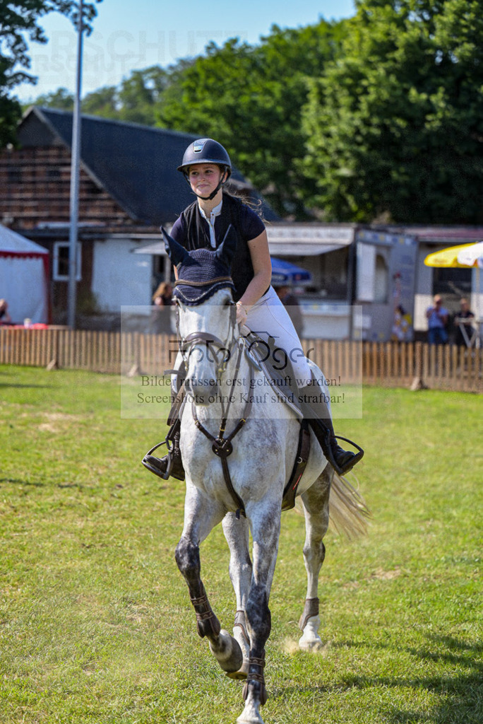 Reitturnier Voxtrup | Entdecke hochwertige Reitturnierfotos von Foto Oger. Professionell, emotional und authentisch – jetzt Lieblingsmomente im Shop bestellen.Deutschlandweite Turnierfotografie. - Realisiert mit Pictrs.com