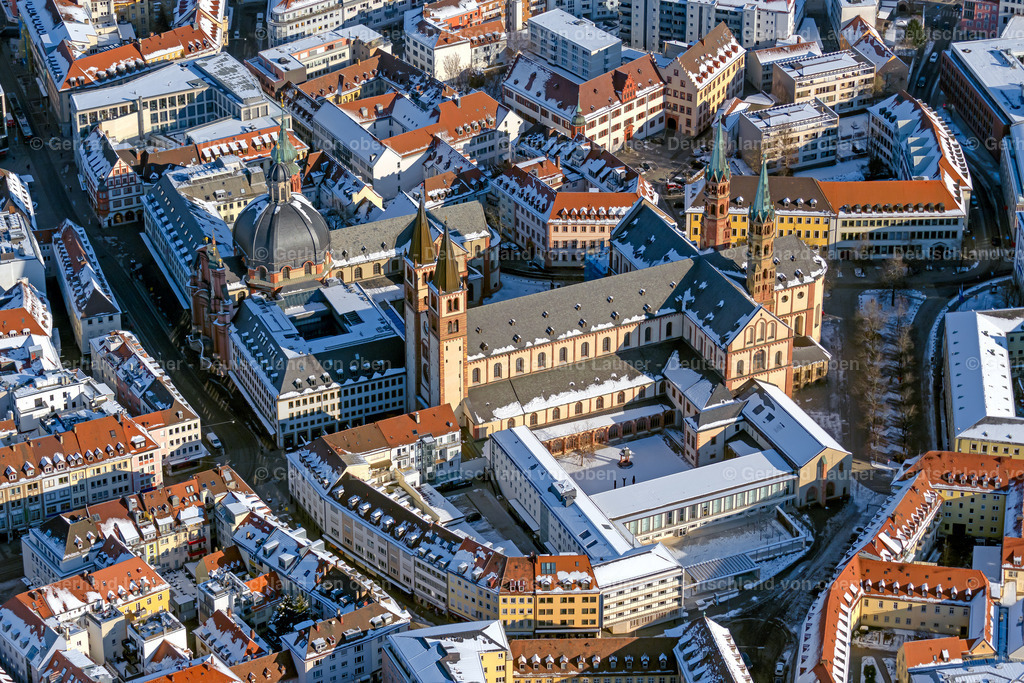4043206 | St.-Kilians-Dom zu Würzburg oder Dom St. Kilian ist eine römisch-katholische Kirche in Würzburg, die seit 1967 dem Heiligen Kilian geweiht ist. Der Dom ist die Bischofskirche des Bistums Würzburg, Winteraufnahme