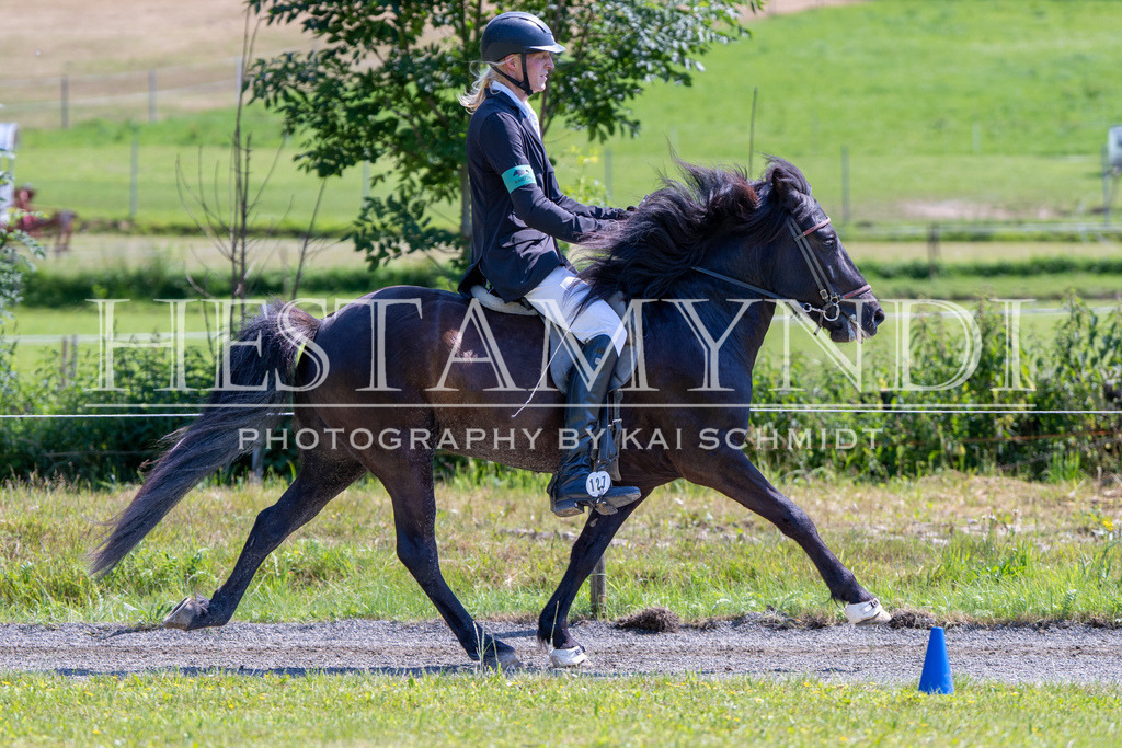 KAI04905 | Ihr sucht einen Fotografen für eure nächste OSI? Ich begleite auch euer Turnier für Islandpferde fotografisch.  - Realisiert mit Pictrs.com