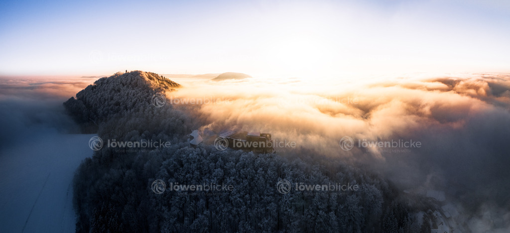 Hohenrechberg bei Nebel im Winter | löwenblicke | shop