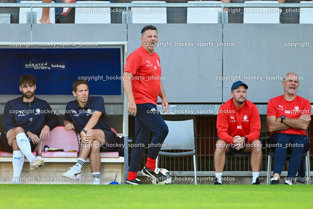 SC St. Veit vs. FC Nussdorf Debant | Headcoach SC St. Veit Martin Harald Kaiser, Asisstentcoach St. Veit Christoph Götzhaber, Tormanntrainer SC St. Veit Wolfgang Martin Nagele, SC St. Veit vs. FC Nussdorf Debant, SC St. Veit vs. FC Nussdorf Debant am 22.08.2025 in St. Veit an der Glan (Jacques Lemans Arena), Austria, (Photo by Bernd Stefan)