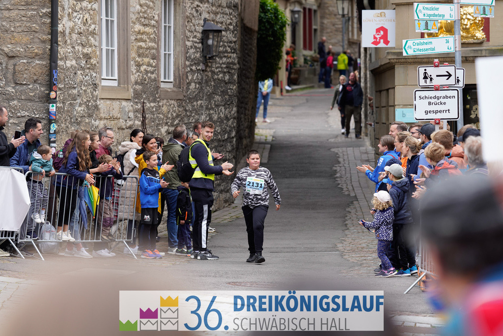 AOK Junior Cup 400m | 3Königslauf 2022 AOK Junior Cup 400m - Realisiert mit Pictrs.com