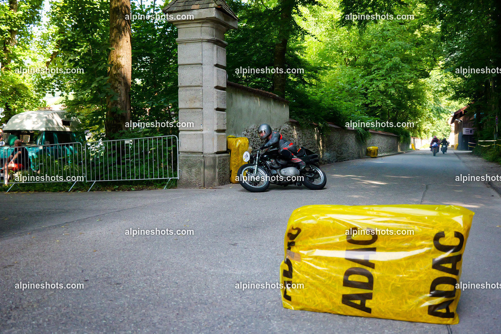 P1015072 | Erleben Sie atemberaubende, hochqualitative Fotos Ihrer Fahrt entlang der malerischen Alpenstraßen. Besuchen Sie alpineshots.com, um professionelle Aufnahmen Ihrer unvergesslichen Reise zu finden und zu kaufen - Realisiert mit Pictrs.com