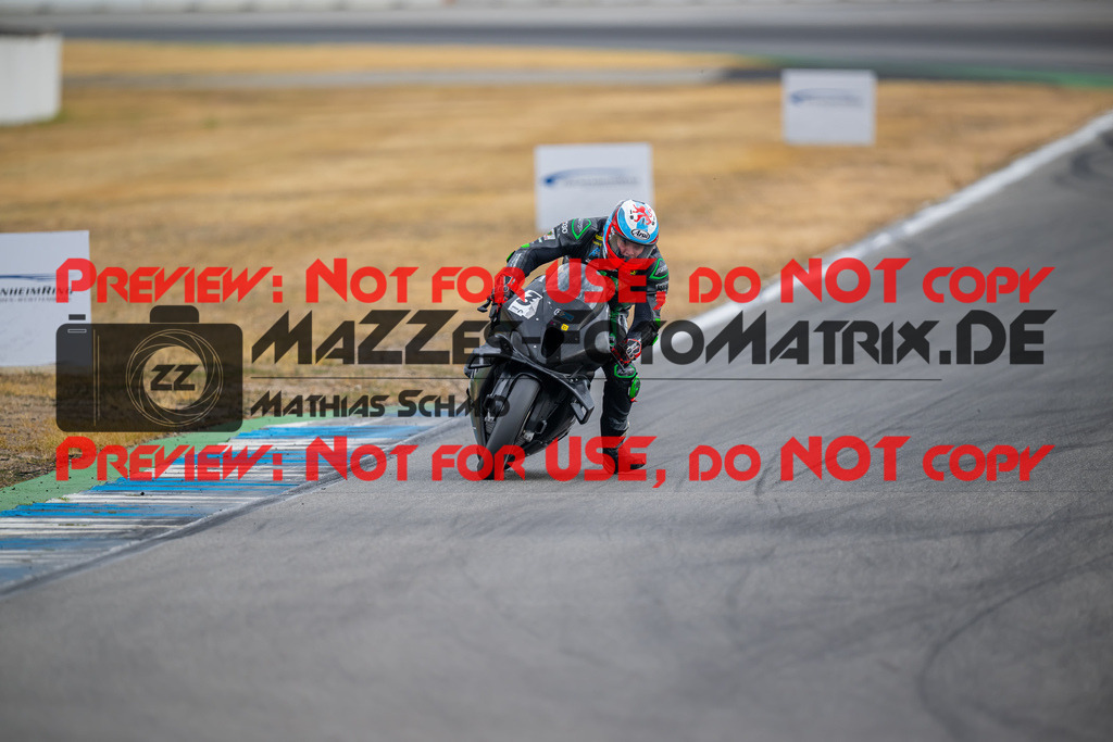 MaZZes-Fotomatrix-20260809-586090 | R1