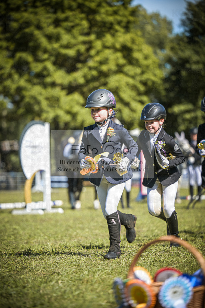 DOS_0431 | Entdecke hochwertige Reitturnierfotos von Foto Oger. Professionell, emotional und authentisch – jetzt Lieblingsmomente im Shop bestellen.Deutschlandweite Turnierfotografie. - Realisiert mit Pictrs.com