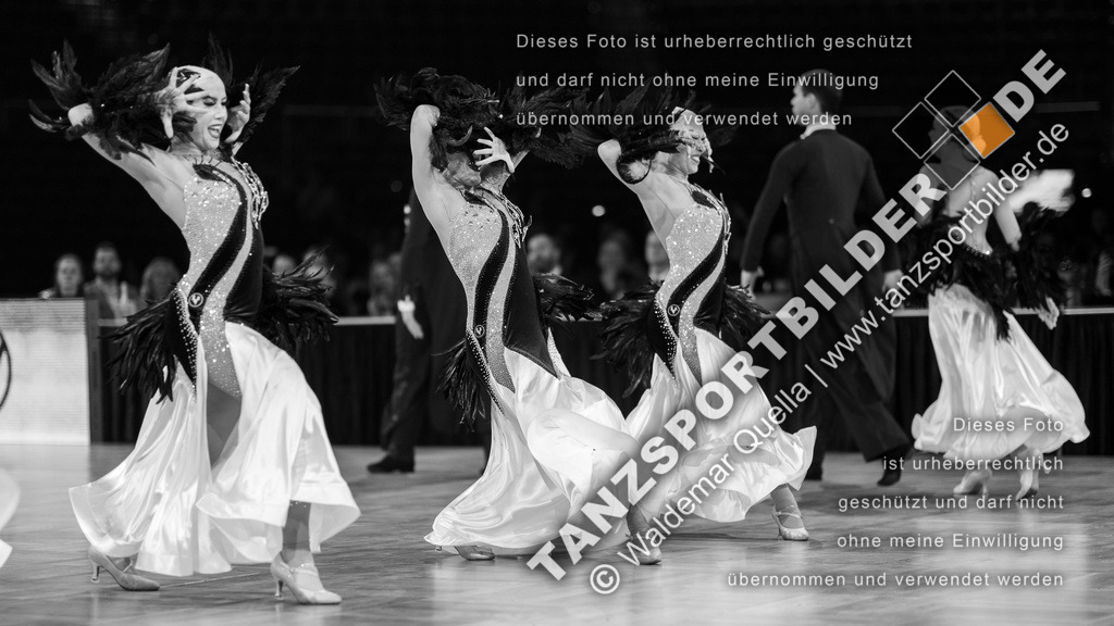 20251206-02874 | Hier finden Sie Tanz Bilder vom Latein und Standard Formationen tanzen. Sportbilder vom Tanzsport. Schöne Fotos und von Weltmeisterschaft, Europameisterschaft, Bundesliga, Regionalliga, Oberliga und Landesliga sowie von GOC Stuttgart, DanceComp, WM Bremen