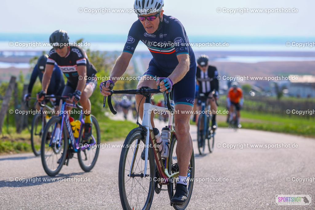 TRA_0956 | Neusiedlersee Radmarathon 2026@sportshot_your_pictrs #yourpictures#roadtowm2029 #nrm #neusiedlerseeradmarathon #neusiedlersee #neusiedlerseetourismus #burgenland #mörbisch #nrm26 #burgenlandtourismus #voglundco #poweredbyburgenlandtourismus #radsport #rad #marathon #ucigranfondo #visitburgenland #ucigranfondoworldseries