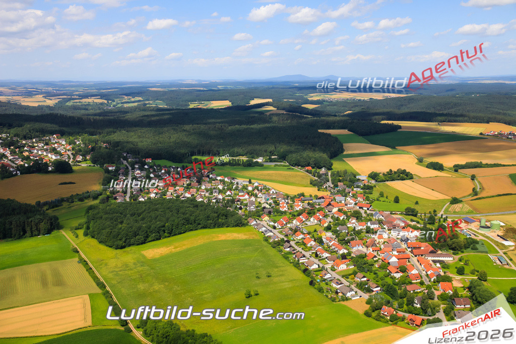 Die Luftaufnahme Eicha - Ahorn wurde vom UL-Flugzeug (keine Drohne) aus fotografiert.Hohe Druck- Auflösung-die Geschenkidee!