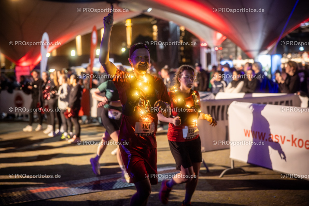 21. ASV Nachtlauf; Koeln, 08.05.24 | Impressionen vom 21. ASV Nachtlauf am 08.05.24 am Tanzbrunnen in Koeln. Foto: BEAUTIFUL SPORTS/Axel Kohring