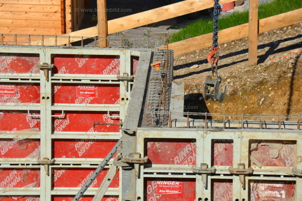 bib-lg04-betonarbeiten-0198 | Nach LV-Leistungsgruppen sortierte Detailfotos über den Bau eines Hauses. Alle Hausbau-Bilder direkt vom Urheber und Autor der Website Haus-Selber-Bauen.com