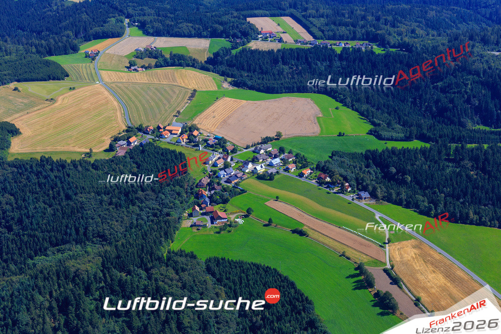Die Luftaufnahme Eibenberg - Wilhelmsthal wurde vom UL-Flugzeug (keine Drohne) aus fotografiert.Hohe Druck- Auflösung-die Geschenkidee!