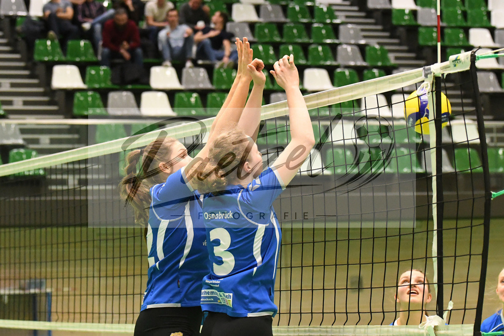 20200208_VCOASC_0062 | Volleyball, Frauen:   waehrend des Spiels der Regionalliga NordWest zwischen VC Osnabrueck und ASC 46 Goettingen in der Schlosswall-Halle am 08.02.2020 in Osnabrueck, Deutschland. - Realisiert mit Pictrs.com